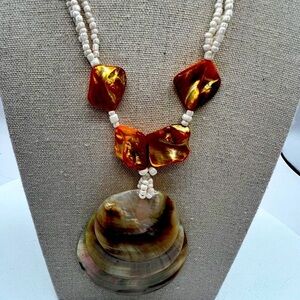Handcrafted Shell Pendant Necklace With White Beads   A42